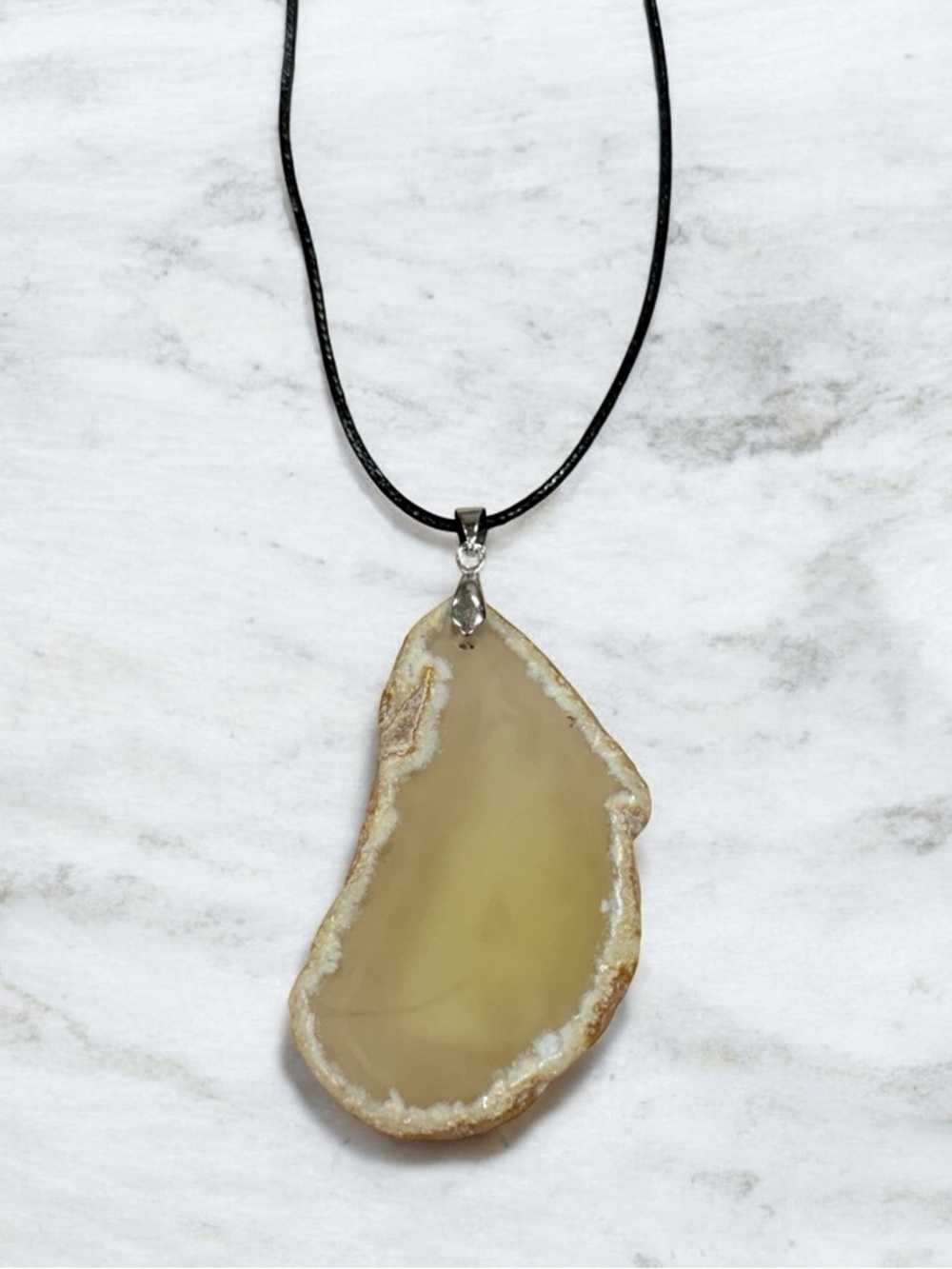Artisan Agate Slice Pendant Necklace in Cream and Black